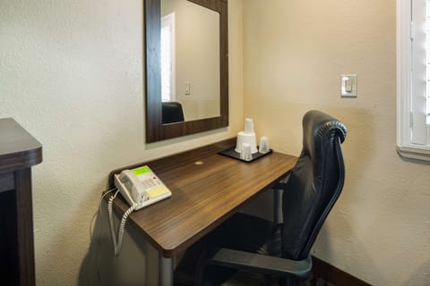 Room, 1 King Bed | In-room business center