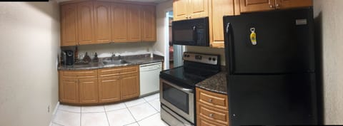 Studio Suite, Multiple Beds, Non Smoking | Private kitchen | Fridge, microwave