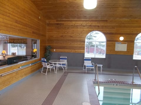 Indoor pool, sun loungers