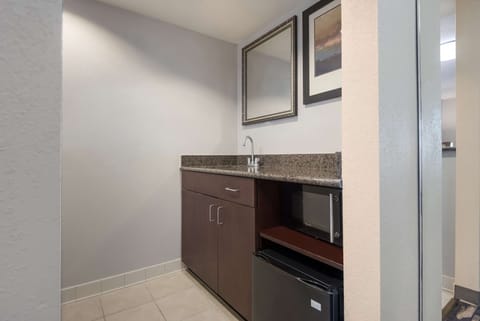 Suite, 1 King Bed, Non Smoking, Refrigerator & Microwave (Separate Living Room;with Sofabed) | Desk, laptop workspace, iron/ironing board, free cribs/infant beds