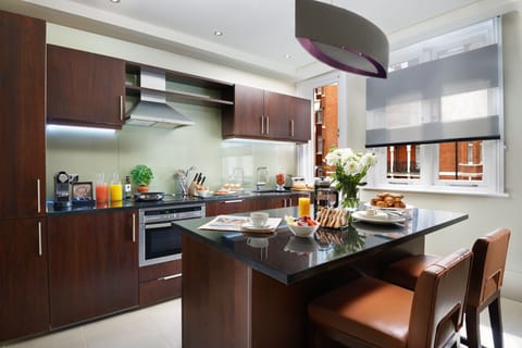 Deluxe Suite, 3 Bedrooms (Kings) | Private kitchen | Fridge, microwave, stovetop, dishwasher