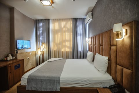 Standard Double Room | Premium bedding, minibar, individually decorated, individually furnished