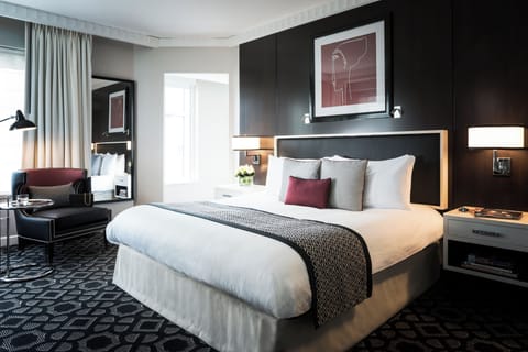 Luxury Room, 1 King Bed, City View | Premium bedding, down comforters, pillowtop beds, minibar