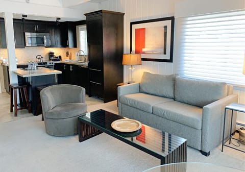 Standard Studio Suite | 1 bedroom, premium bedding, in-room safe, individually decorated