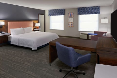 King, Studio Suite, Non Smoking | Premium bedding, in-room safe, desk, blackout drapes