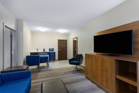 Suite, 1 Bedroom, Accessible (Mobility, Roll-In Shower) | Desk, blackout drapes, iron/ironing board, free cribs/infant beds