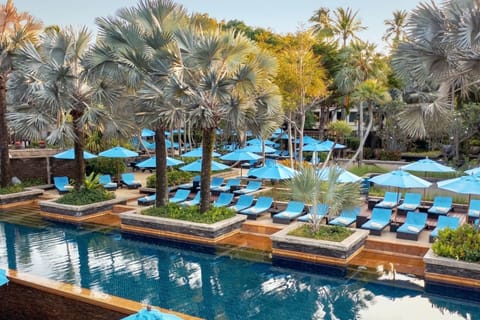 3 outdoor pools, pool umbrellas, sun loungers