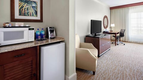 Suite, 1 King Bed, Non Smoking | Premium bedding, in-room safe, desk, laptop workspace