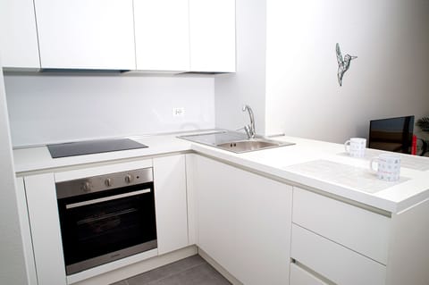 Apartment (1 Bedroom) | Private kitchenette