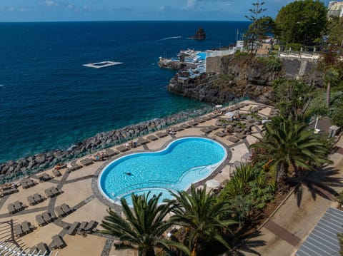 Outdoor pool, pool umbrellas