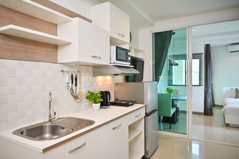 1 Bedroom Suite | Private kitchen