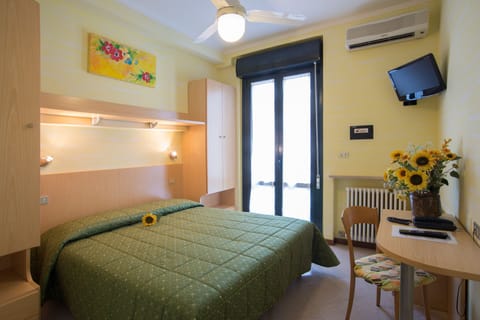 Standard Double Room | In-room safe, desk, free WiFi