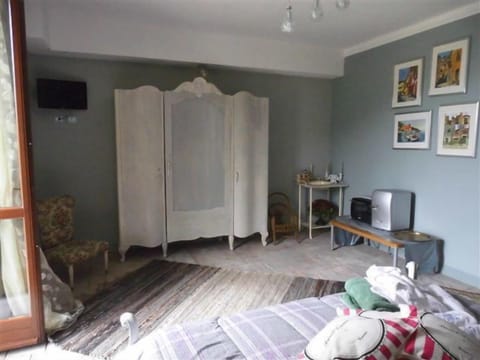 Classic Double or Twin Room | In-room safe, rollaway beds, free WiFi, bed sheets