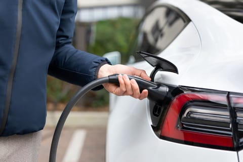 Electric vehicle charging station