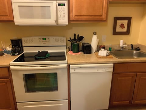 Ford Queen, Single, Kitchen | Private kitchen | Coffee/tea maker