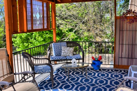 Rosalin King with Balcony | Balcony