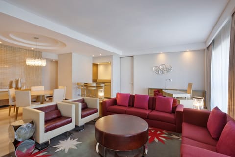 Suite, 1 Bedroom, Non Smoking | Living room | 32-inch LCD TV with satellite channels, TV, pay movies