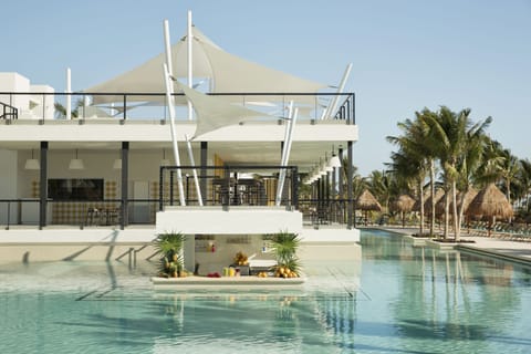 16 bars/lounges, 2 swim-up bars, 2 poolside bars, beach bar