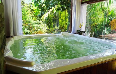 Indoor spa tub