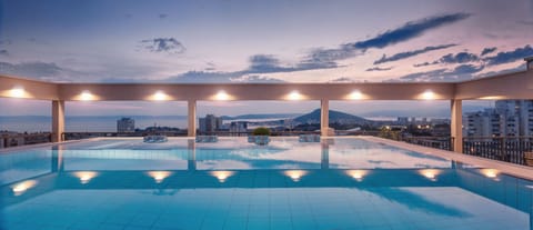 Outdoor pool, sun loungers