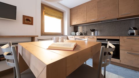 Apartment (1 Bedroom) | Private kitchen | Microwave, oven, espresso maker, electric kettle