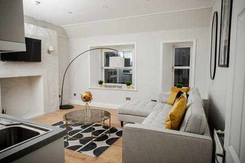 House, Private Bathroom, Garden View | Lounge