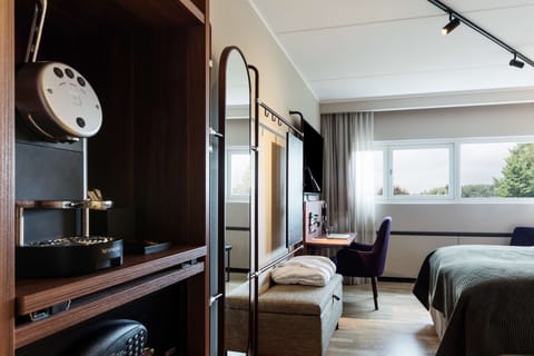 Superior Room (Queen, Extra) | In-room safe, blackout drapes, iron/ironing board, free WiFi