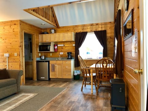 Cabin, Private Bathroom, River View (Riverside Cabins) | Interior