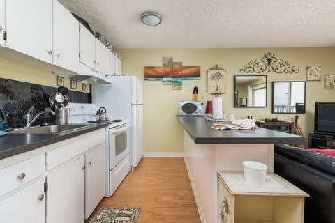 14 Oceanfront 2nd Floor | Private kitchen | Coffee/tea maker, toaster, freezer, paper towels