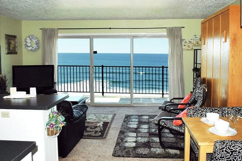 14 Oceanfront 2nd Floor | Individually decorated, individually furnished, laptop workspace