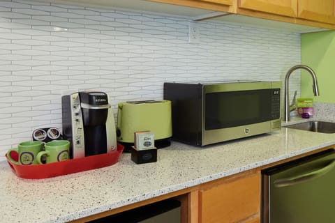 Microwave, dishwasher, coffee/tea maker, toaster