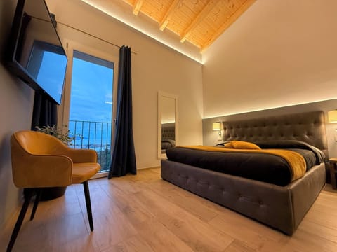 Deluxe Double Room, Sea View, Annex Building | Minibar, desk, free WiFi, bed sheets