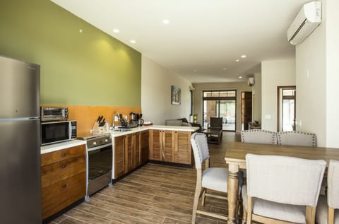 Condo, 2 Bedrooms | Private kitchen