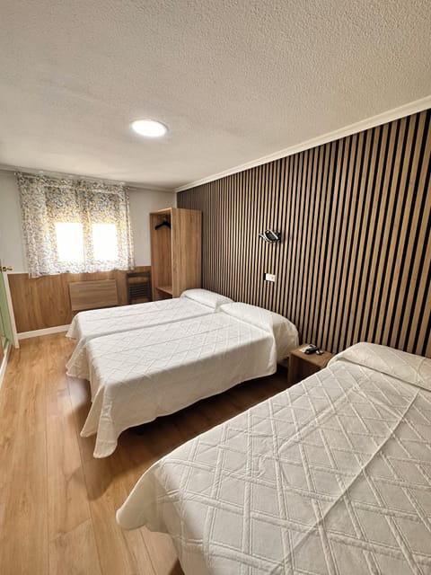 Double Room (with extra bed) | In-room safe, individually decorated, desk, laptop workspace