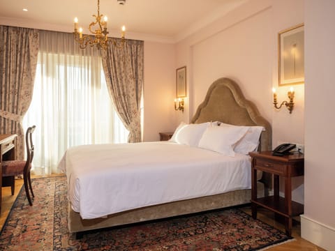 Deluxe Room | In-room safe, soundproofing, iron/ironing board, free WiFi