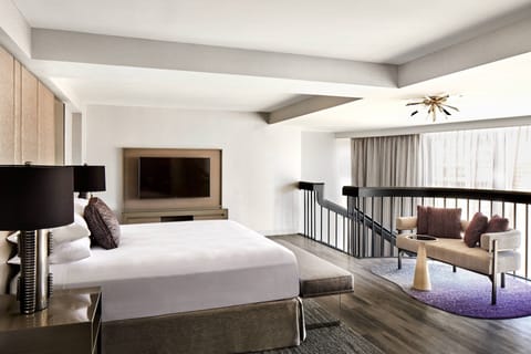 Suite, 1 King Bed | Premium bedding, in-room safe, desk, laptop workspace