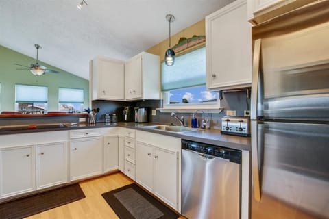 House (3 Bedrooms) | Property amenity