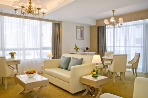 Deluxe Suite | Living room | LCD TV