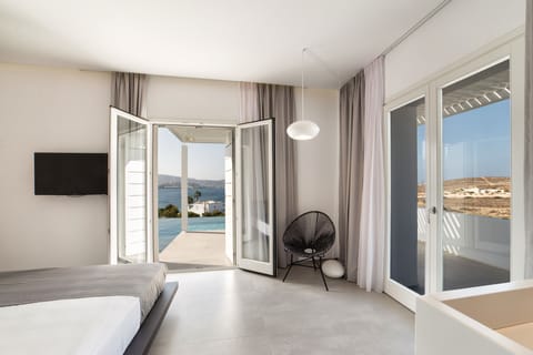 Executive Suite, Private Pool, Sea View | Premium bedding, minibar, in-room safe, individually decorated