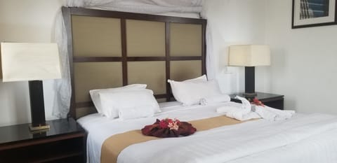 Deluxe Room | Premium bedding, minibar, in-room safe, desk