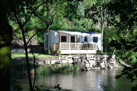 Corinthe 4 | Individually decorated, individually furnished, free WiFi