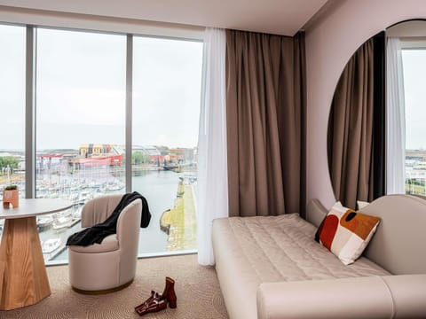 Classic Room, 1 Queen Bed with Sofa bed | In-room safe, laptop workspace, blackout drapes, soundproofing