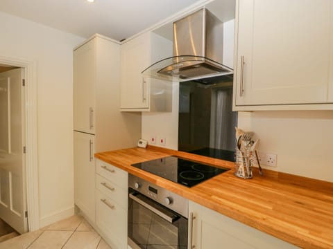 Fridge, dishwasher, electric kettle, toaster