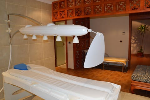 Sauna, spa tub, hot springs, Turkish bath, body treatments, mud baths