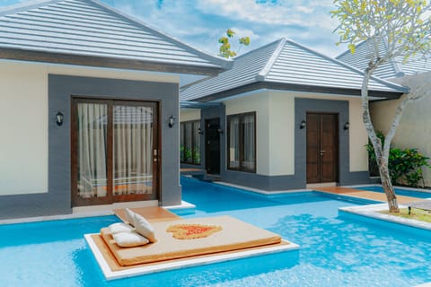 Villa, 1 Bedroom, Private Pool (Suite) | Premium bedding, minibar, in-room safe, desk