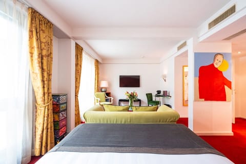 Junior Suite | Hypo-allergenic bedding, minibar, in-room safe, individually decorated