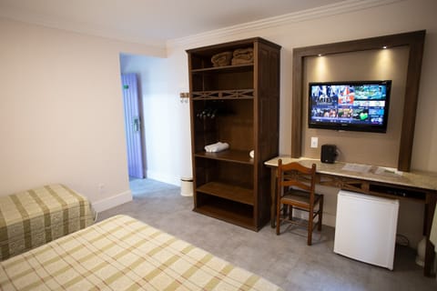 Classic Double Room | Minibar, in-room safe, free WiFi, bed sheets