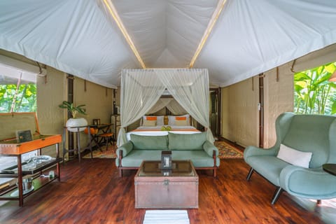 One Bedroom Sensual Infinity Pool Tent with Special Benefit | Free minibar items