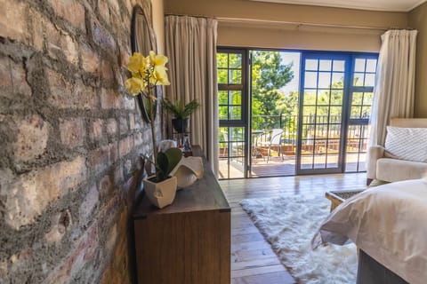 Luxury Double Room, 1 Queen Bed, Balcony, Garden View | Individually decorated, individually furnished, desk, laptop workspace