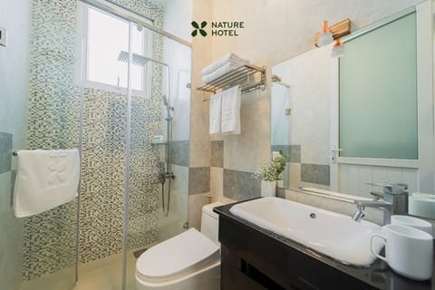 Superior Double or Twin Room | Bathroom | Shower, hydromassage showerhead, designer toiletries, hair dryer